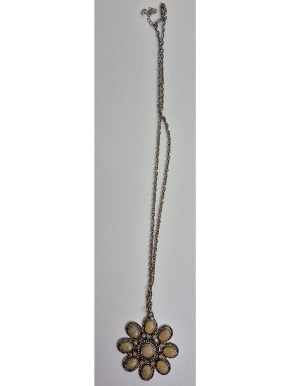 Unbranded Large Floral Pendant Necklace